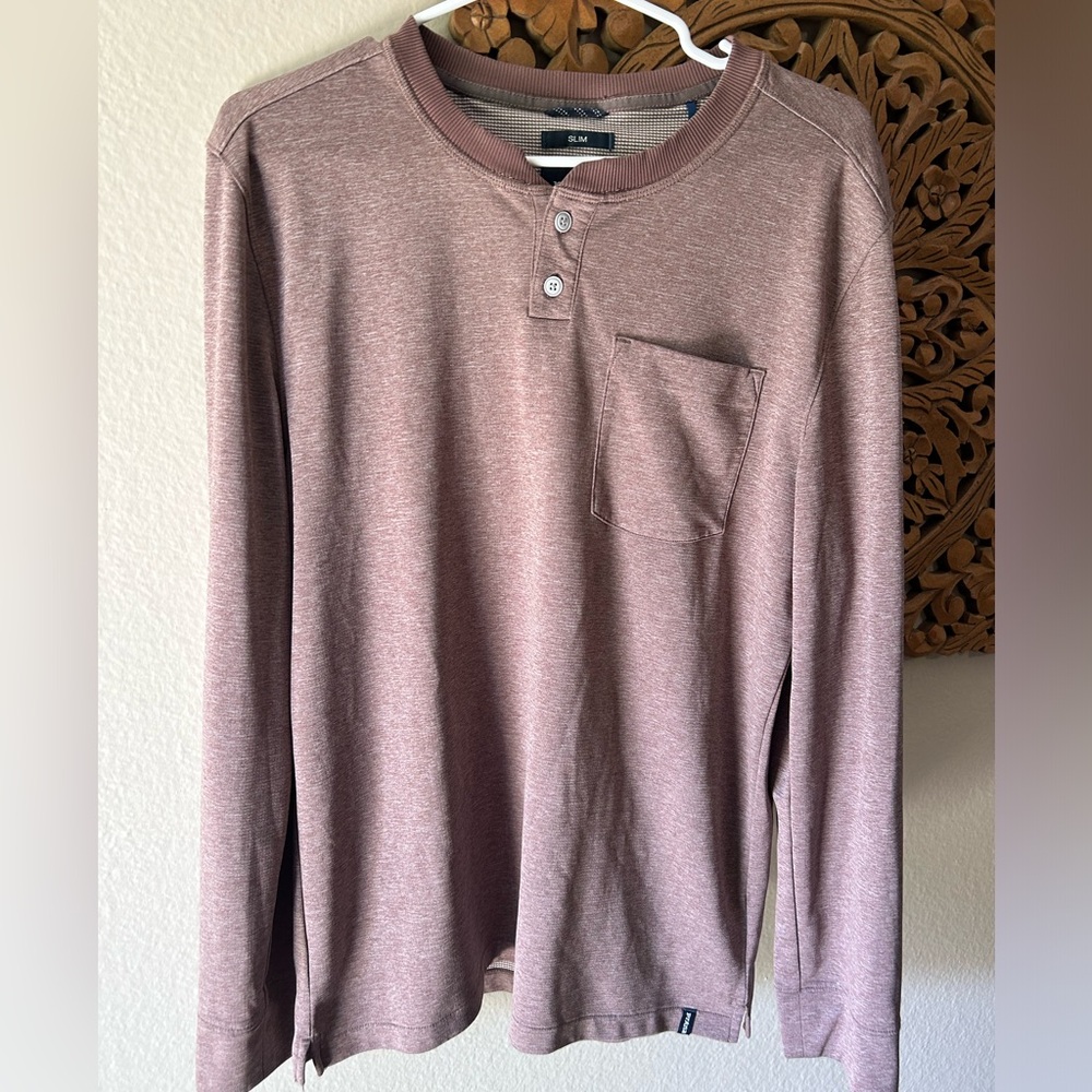prAna Sol Defender Slim Henley Shirt in a merlot color NWOT
